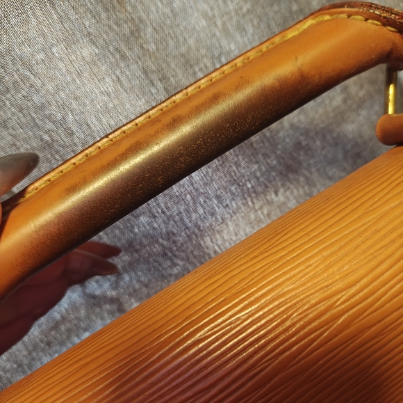 Louis Vuitton Serviette Ambassadeur Epi Leather Briefcase - Picture 4 of 16